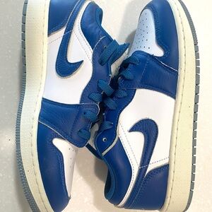 Jordan AJ 1 Low SE Blue and White Sneakers